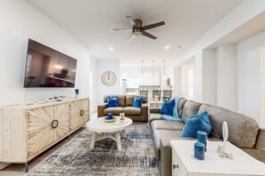 TV, offices - Beautiful dog-friendly condo, private washer&dryer and close to beach (Navarre)