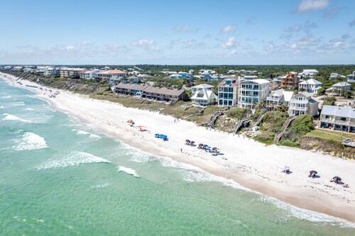 3-level home with 2 decks, patio, grill, hot tub & pool - walk to private beach