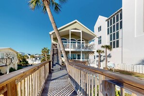 Property grounds - Gulf-front house near golf with pool, ocean views, beach access, & balcony (Inlet Beach)