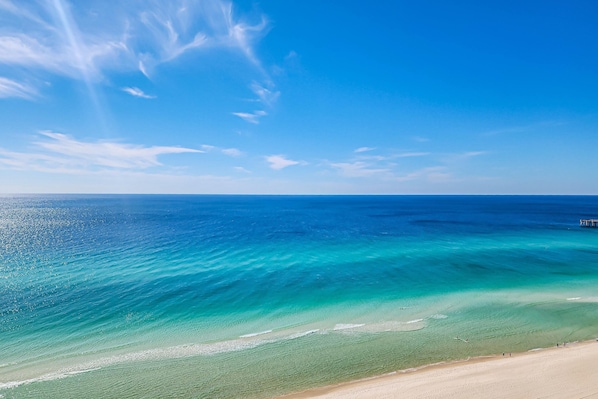 On the beach - 16th-floor condo with Gulf views, beach access, 2 pools, hot tub, & private W&D (Panama City Beach)