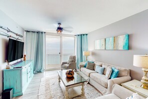 TV, offices - 16th-floor condo with Gulf views, beach access, 2 pools, hot tub, & private W&D (Panama City Beach)