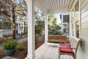 Terrace/patio - Gorgeous coastal home w/ shared pool - walk to beach, dining & shopping (Inlet Beach)