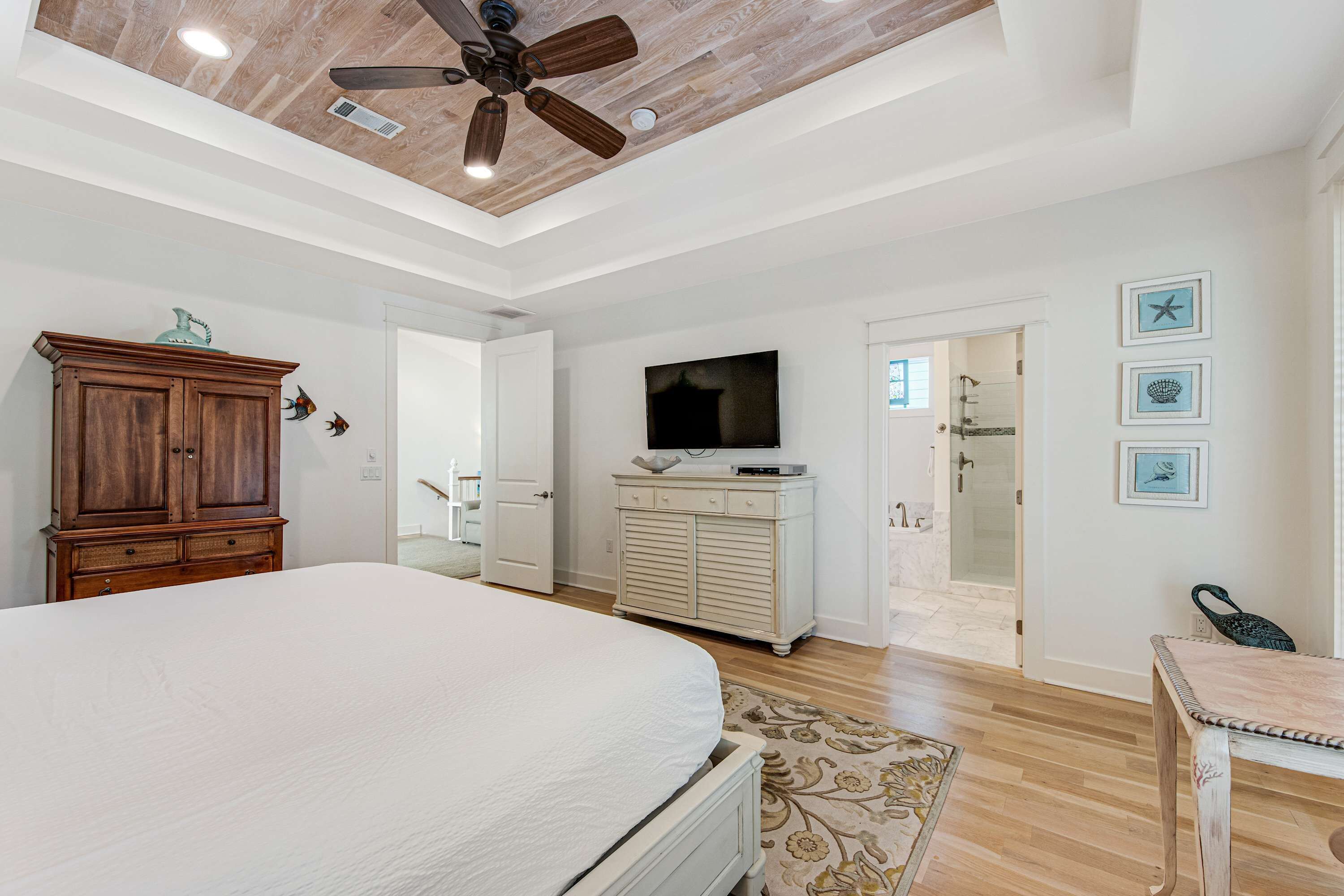 5 bedrooms, iron/ironing board, travel crib, WiFi