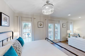 WiFi, bed sheets - Spacious, sunny studio with central AC, pool, hot tub, beach tram & beach access (Rosemary Beach)