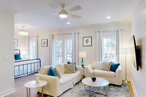 TV - Spacious, sunny studio with central AC, pool, hot tub, beach tram & beach access (Rosemary Beach)