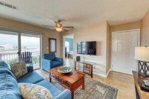 TV, offices - Lovely Condo with Sunset Views & Shared Pool Access, Snowbirds Welcome (Navarre Beach)