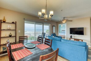 Dining - Lovely Condo with Sunset Views & Shared Pool Access, Snowbirds Welcome (Navarre Beach)