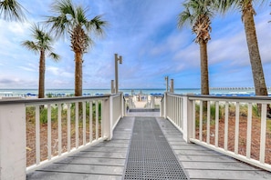 Property grounds - Gulf-front condo with never-ending views, hot tub & pool access, balcony, & W&D (Panama City Beach)