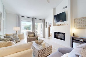 TV, DVD player, offices - Courtyard view condo with private beach access, private balcony, & free WiFi (Santa Rosa Beach)