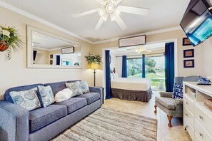 TV, offices - Studio with a patio, pool access, and central AC - snowbird friendly (Navarre Beach)