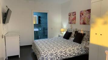 منزل - غرفتا نوم - برواق - منظر للحديقة