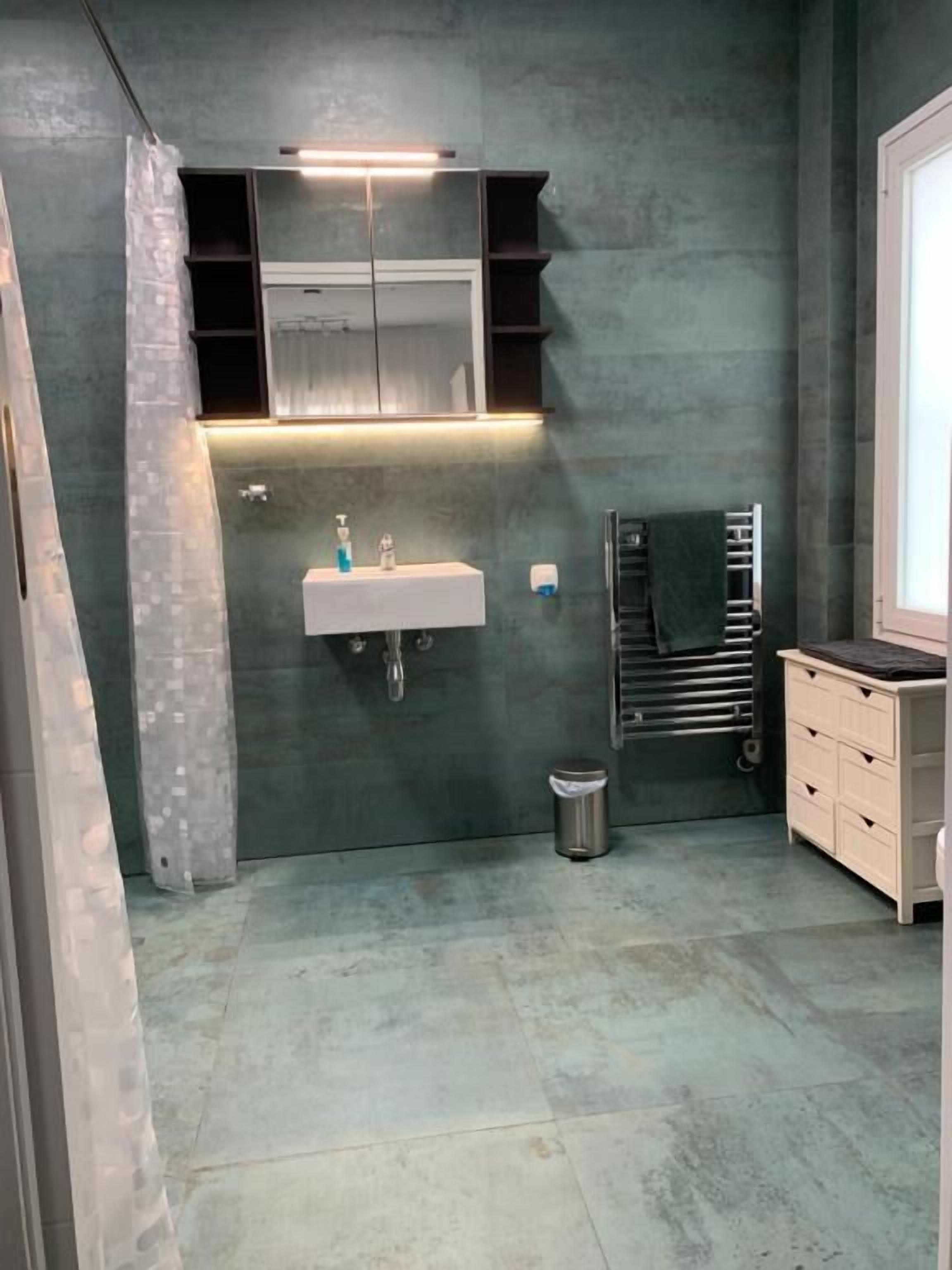 Casa, 2 quartos, varanda, vista para o jardim | Banheiro