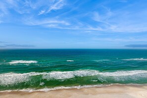 On the beach - Spacious beachfront condo with full kitchen, shared pool and beach access! (Panama City Beach)