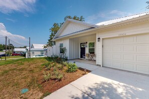 Exterior - Newly built dog-friendly home with spacious backyard & private W&D (Panama City Beach)