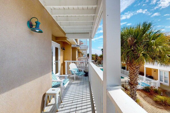 Property grounds - Spacious house with patio, pool, balcony, deck, & W&D - beach access (Panama City Beach)