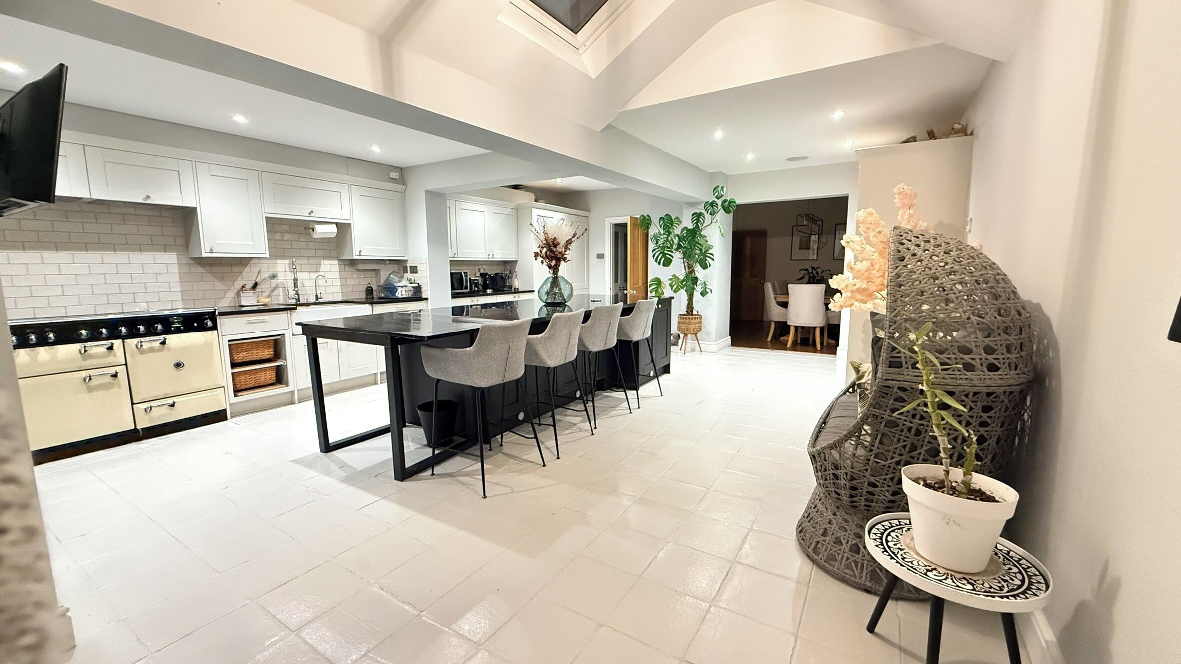 Micro-ondes, four, lave-vaisselle