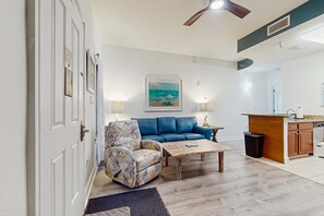 TV, fireplace, offices - Cozy coastal condo with shared pool/hot tub, and beach access-dog friendly (Panama City Beach)