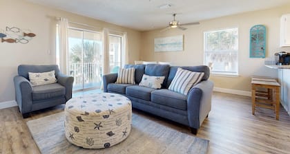 Second floor condo with shared pool, high-speed WiFi, and private washer&dryer