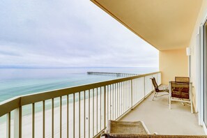 Property grounds - Homey Gulf-front condo with pools - walk to the beach & Pier Park (Panama City Beach)