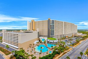 Exterior - 17th-floor condo with lake view, balcony, 5 pools, hot tub, gym, & beach access (Panama City Beach)