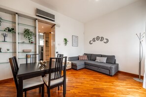 Living area - Carrobbio's Nest - Elegant with Wifi and A/C (Milano)