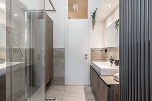 Shower, bidet - Carrobbio's Nest - Elegant with Wifi and A/C (Milano)