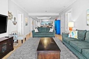 TV, offices - All-suite condo with Gulf views, beach access, balcony, pool, spa, gym, & AC (Panama City Beach)