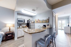 Fridge, microwave, stovetop, dishwasher - Stylish condo with lake views, bike rentals, & pools - walk to the beach (Panama City Beach)