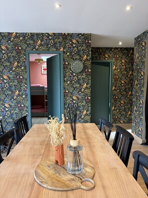 Dining - The "Mesa Normande": between City and Beach with private garden! (Vaux-sur-Seulles)