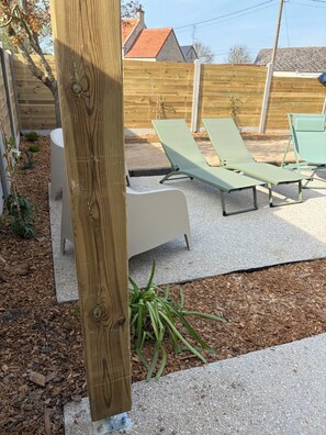 Terrace/patio - The "Mesa Normande": between City and Beach with private garden! (Vaux-sur-Seulles)