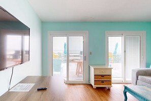 TV, offices - Beachfront condo with true beachfront walkout, patio, BBQ area & washer/dryer (Panama City Beach)