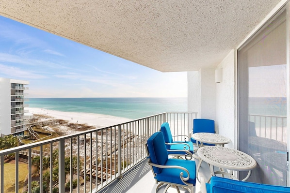 Property grounds - Beachfront condo with Gulf-view balcony & on-site pool/hot tub/tennis (Miramar Beach)