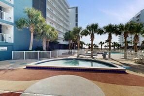 Pool - Beachfront condo with Gulf-view balcony & on-site pool/hot tub/tennis (Miramar Beach)