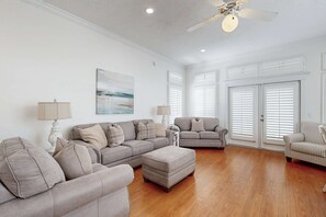 TV, DVD player, offices - Three-story beach home with private pool, beach access, & bikes - golf nearby (Santa Rosa Beach)