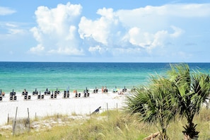 Beach nearby - 3rd-floor Condo with pools, marina, tennis, large balcony, beach access (Miramar Beach)