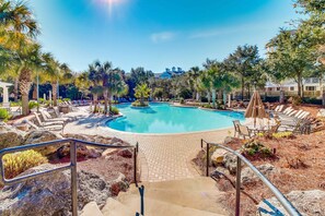 Pool - 3rd-floor Condo with pools, marina, tennis, large balcony, beach access (Miramar Beach)