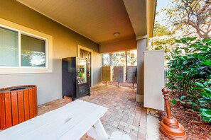 Terrace/patio - Condo in Miramar Beach with a pool & stellar views (Miramar Beach)