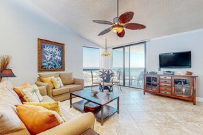 TV, DVD player, offices - 8th Floor Comfortable gulf view Condo, beach setup included, Near dining (Miramar Beach)