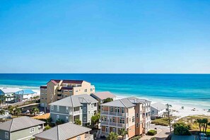 Exterior - 8th Floor Comfortable gulf view Condo, beach setup included, Near dining (Miramar Beach)