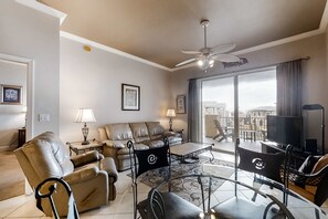 TV, DVD player, offices - Gulf view condo in a beachfront complex w/ shared pool & hot tub (Santa Rosa Beach)