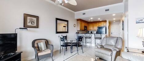 تلفزيون، مشغل دي في دي، مكتب