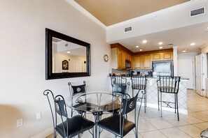 Dining - Gulf view condo in a beachfront complex w/ shared pool & hot tub (Santa Rosa Beach)