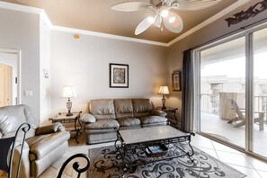 TV, DVD player, offices - Gulf view condo in a beachfront complex w/ shared pool & hot tub (Santa Rosa Beach)