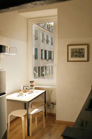 Dining - The House on the Tree - bright one-bedroom apartment a stone's throw from S.Lorenzo (Genova)