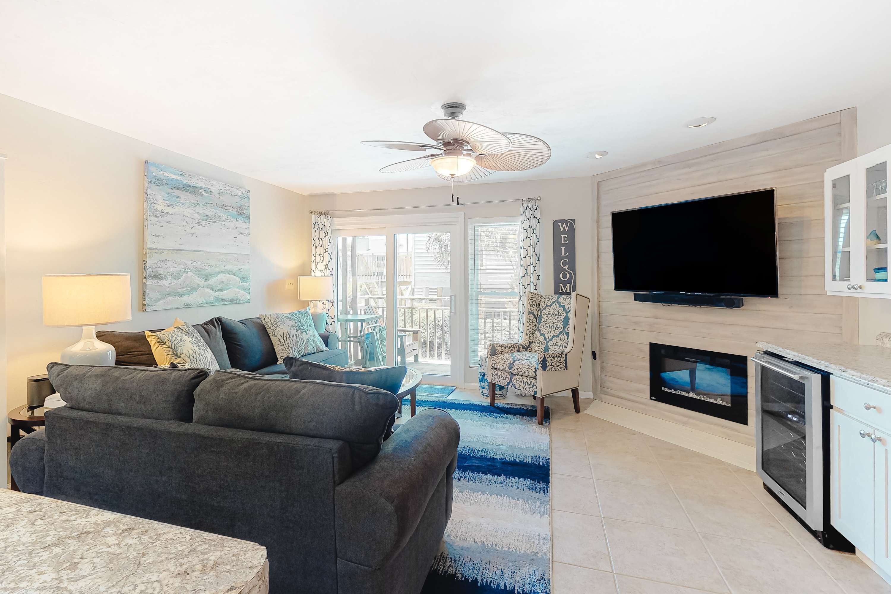 TV, fireplace, offices