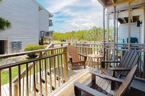 Property grounds - Luxury poolside townhouse with deck, balcony, washer/dryer, on-site pool, grill (St. George Island)