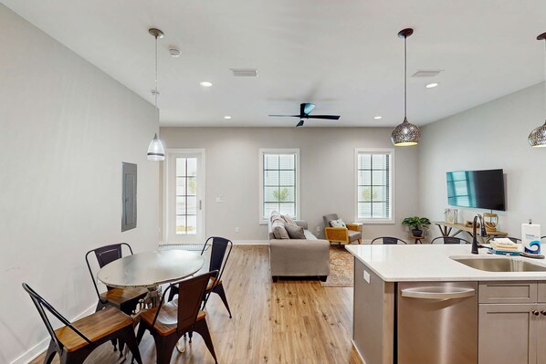 Interior - Dog-friendly bay view duplex with full kitchen, washer/dryer, & central AC (Port St. Joe)