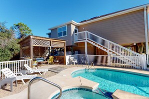 Pool - Dog & wedding-friendly home with private pool, bikes & beach gear (St. George Island)