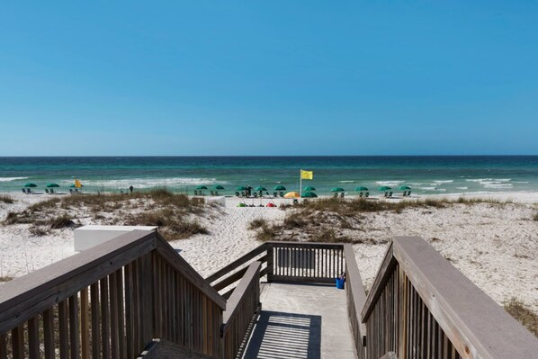 Beach - 3rd-floor condo near beach with heated outdoor pool, hot tub, BBQ, W&D, balcony (Miramar Beach)