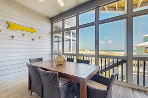 Dining - Gulf-front duplex with amazing views & screened deck - right on the beach (Santa Rosa Beach)